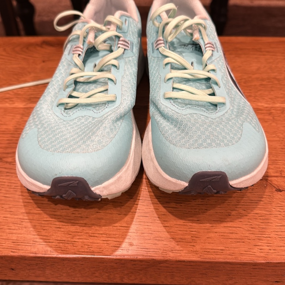 Altra trail running ladies 9.5 - Picture 6 of 11